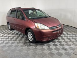2004 TOYOTA SIENNA LE