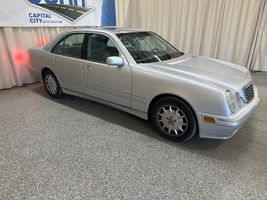 2001 MERCEDES-BENZ E CLASS E320
