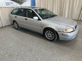 2004 VOLVO V40 