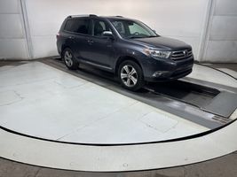 2013 TOYOTA HIGHLANDER LIMITED