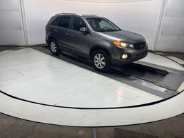 2011 KIA SORENTO LX