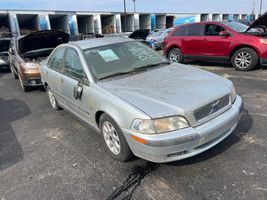 2001 VOLVO S40 