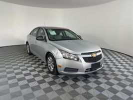 2011 CHEVROLET CRUZE LS