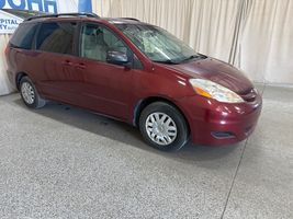 2009 TOYOTA SIENNA 