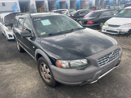 2004 VOLVO XC70 