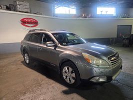 2010 SUBARU OUTBACK LIMITED