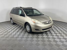 2008 TOYOTA SIENNA LE