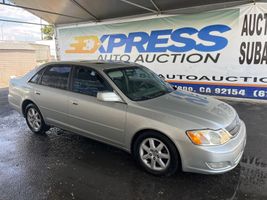 2000 TOYOTA AVALON 