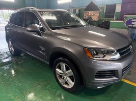 2011 VOLKSWAGEN TOUAREG