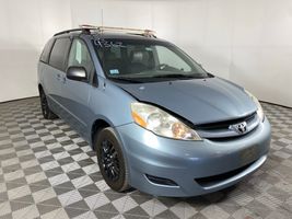 2008 TOYOTA SIENNA LE