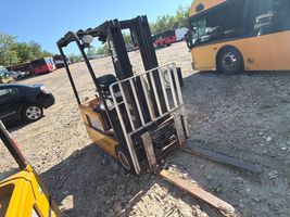  FORKLIFT  YALE