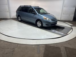 2008 TOYOTA SIENNA LE
