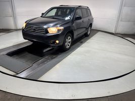 2010 TOYOTA HIGHLANDER SE