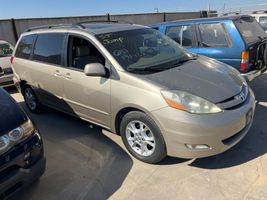 2006 TOYOTA SIENNA 