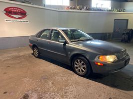 2002 VOLVO S40 
