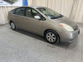 2004 TOYOTA PRIUS 