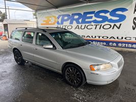 2007 VOLVO V70 BASE