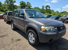 2005 FORD ESCAPE