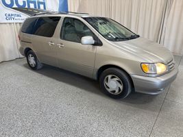2001 TOYOTA SIENNA 