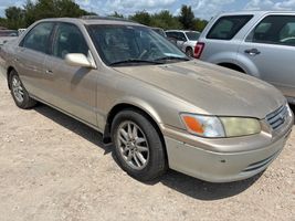 2001 TOYOTA CAMRY 