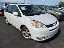 2005 TOYOTA SIENNA XLE