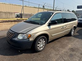 2005 CHRYSLER TOWN & COUNTRY TOURING