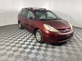 2007 TOYOTA SIENNA LE