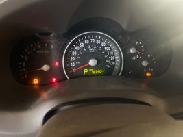 2011 KIA SEDONA LX