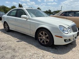 2009 MERCEDES-BENZ E CLASS E320