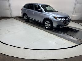 2017 MITSUBISHI OUTLANDER ES