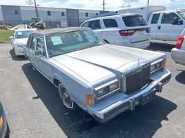1989 LINCOLN TOWN CAR BASE