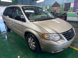 2005 CHRYSLER TOWN & COUNTRY TOURING