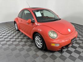 2004 VOLKSWAGEN NEW BEETLE 
