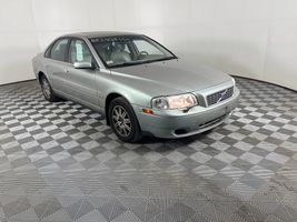 2004 VOLVO S80 BASE