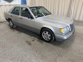 1995 MERCEDES-BENZ E CLASS E320