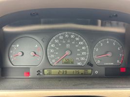 2000 VOLVO V70 