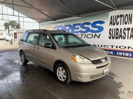 2005 TOYOTA SIENNA