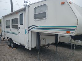 2000 SHASTA COACHMEN