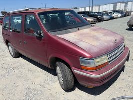 1991 PLYMOUTH VOYAGER SE