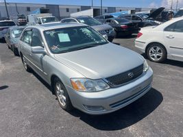2001 TOYOTA AVALON 