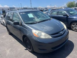 2007 TOYOTA SIENNA LE