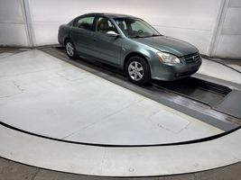 2002 NISSAN ALTIMA 