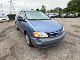 2001 TOYOTA SIENNA