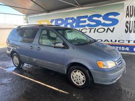 2002 TOYOTA SIENNA