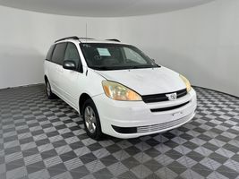 2004 TOYOTA SIENNA LE