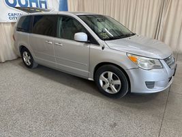 2010 VOLKSWAGEN ROUTAN SE