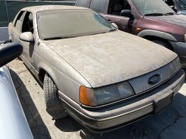 1990 FORD TAURUS LX