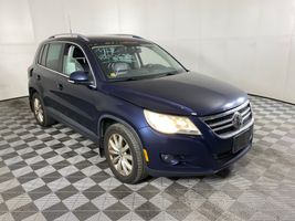 2011 VOLKSWAGEN TIGUAN 