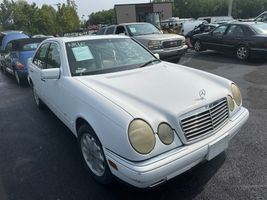 1998 MERCEDES-BENZ E CLASS E320