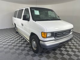 2006 FORD E350 VANS 